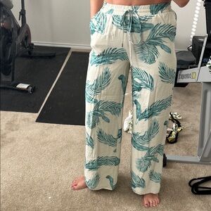 Skies are blue lined XS feather pants